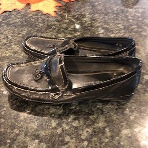 Etienne Aigner. Flats